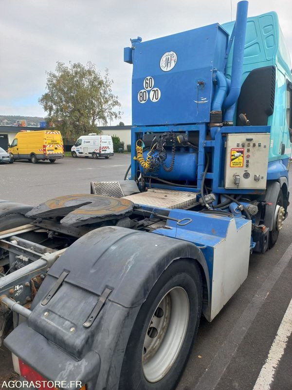 TRACTEUR RENAULT TRUCKS AVEC POMPE DK258VR (vente uniquement export) - Tracteur routier: photos 3 TRACTEUR RENAULT TRUCKS AVEC POMPE DK258VR (vente uniquement export) - Tracteur routier: photos 3