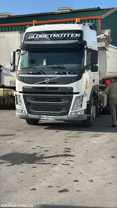 VOLVO FMII 450 EURO 6 - 2015 - 445 000 KMS - Tracteur routier: photos 1 VOLVO FMII 450 EURO 6 - 2015 - 445 000 KMS - Tracteur routier: photos 1