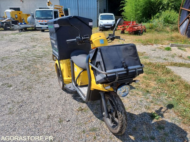 Triporteur électrique - Motocyclette: photos 1 Triporteur électrique - Motocyclette: photos 1
