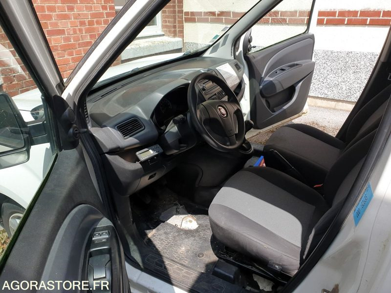 Utilitaire frigo FIAT DOBLO - Fourgonnette: photos 4 Utilitaire frigo FIAT DOBLO - Fourgonnette: photos 4