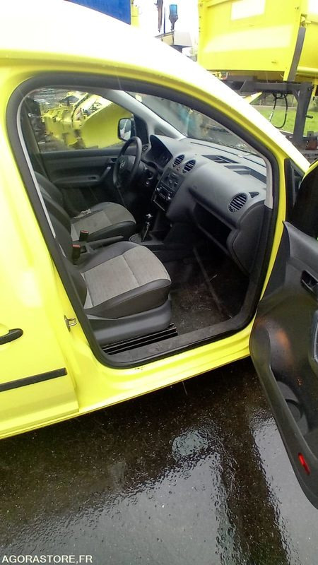 VOLKSWAGEN CADDY 4X4 2.0 TDI110 (FV0312) - Fourgonnette: photos 5 VOLKSWAGEN CADDY 4X4 2.0 TDI110 (FV0312) - Fourgonnette: photos 5