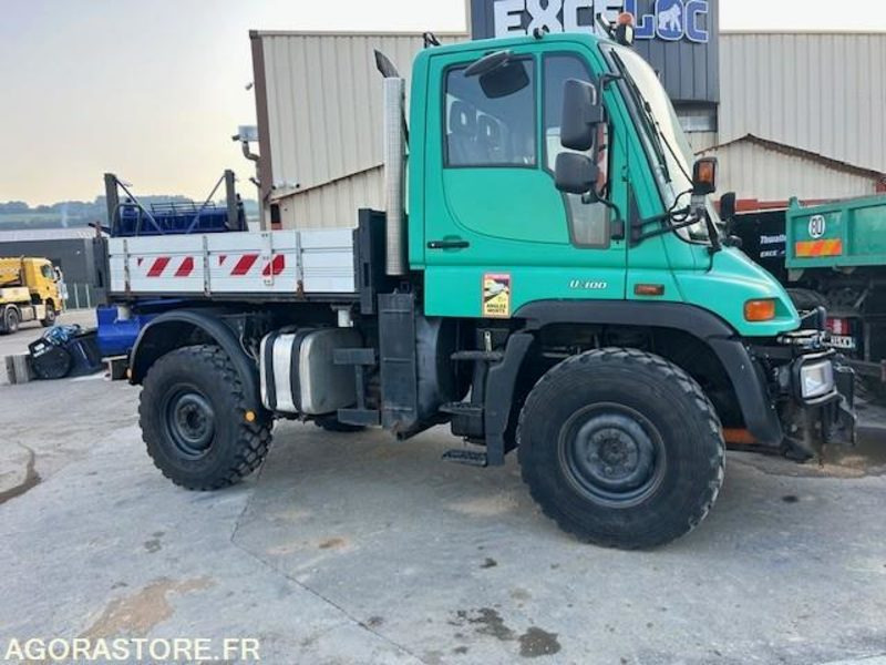 MERCEDES UNIMOG U300C VERSION COMMUNALE 2000 97652 KM - Véhicule de voirie/ Spécial: photos 2 MERCEDES UNIMOG U300C VERSION COMMUNALE 2000 97652 KM - Véhicule de voirie/ Spécial: photos 2