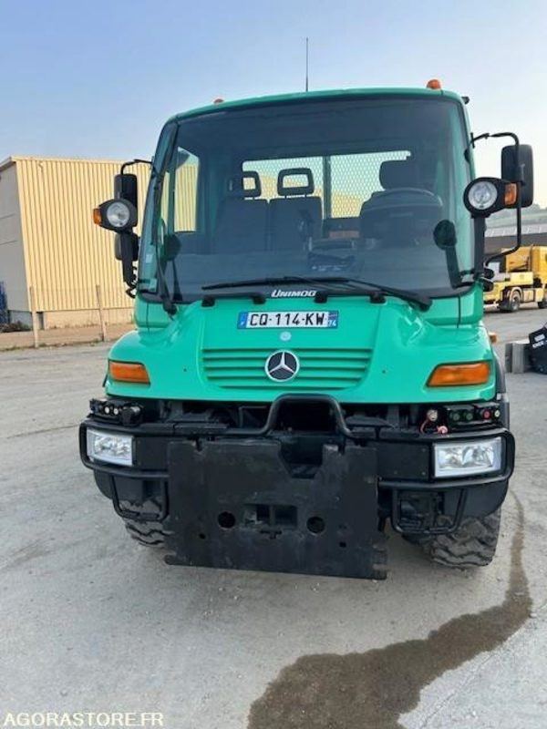 MERCEDES UNIMOG U300C VERSION COMMUNALE 2003 38210 KM + EPAREUSE CMV 450GP - Véhicule de voirie/ Spécial: photos 5 MERCEDES UNIMOG U300C VERSION COMMUNALE 2003 38210 KM + EPAREUSE CMV 450GP - Véhicule de voirie/ Spécial: photos 5
