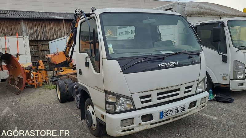 ISUZU - 2008 - Véhicule utilitaire: photos 2 ISUZU - 2008 - Véhicule utilitaire: photos 2