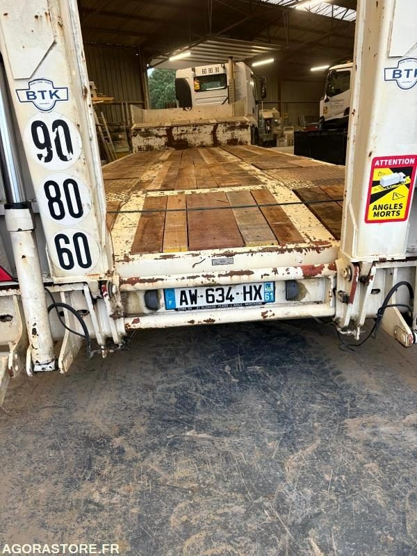 Porte engins ROBUSTE KAISER - 2010 - plancher neuf - Remorque porte-engin surbaissée: photos 3 Porte engins ROBUSTE KAISER - 2010 - plancher neuf - Remorque porte-engin surbaissée: photos 3