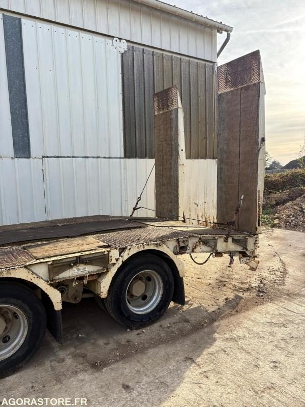 Porte engins ROBUSTE KAISER - 2010 - plancher neuf - Remorque porte-engin surbaissée: photos 1 Porte engins ROBUSTE KAISER - 2010 - plancher neuf - Remorque porte-engin surbaissée: photos 1