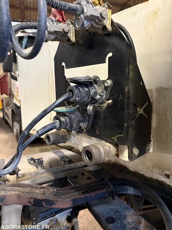 Porte engins ROBUSTE KAISER - 2010 - plancher neuf - Remorque porte-engin surbaissée: photos 5 Porte engins ROBUSTE KAISER - 2010 - plancher neuf - Remorque porte-engin surbaissée: photos 5