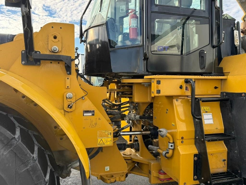 CAT 966M - Chargeuse sur pneus: photos 4 CAT 966M - Chargeuse sur pneus: photos 4