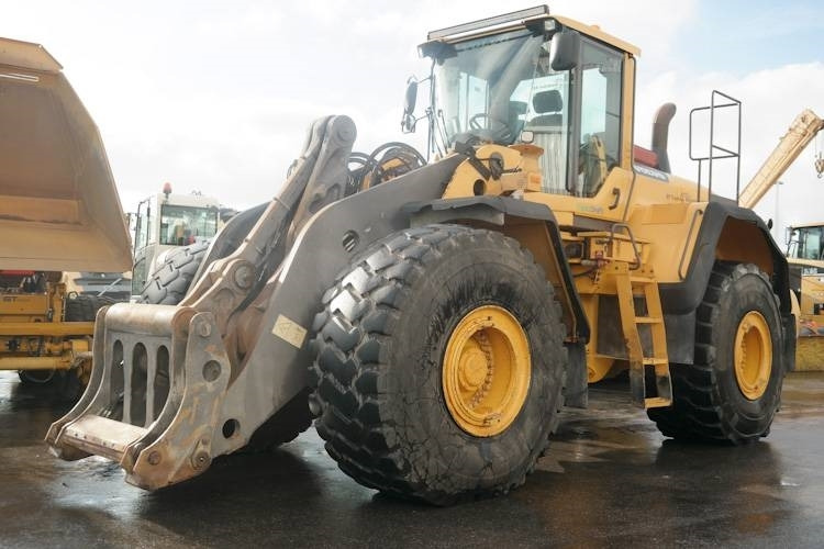 Volvo L220 G - Chargeuse sur pneus: photos 5 Volvo L220 G - Chargeuse sur pneus: photos 5