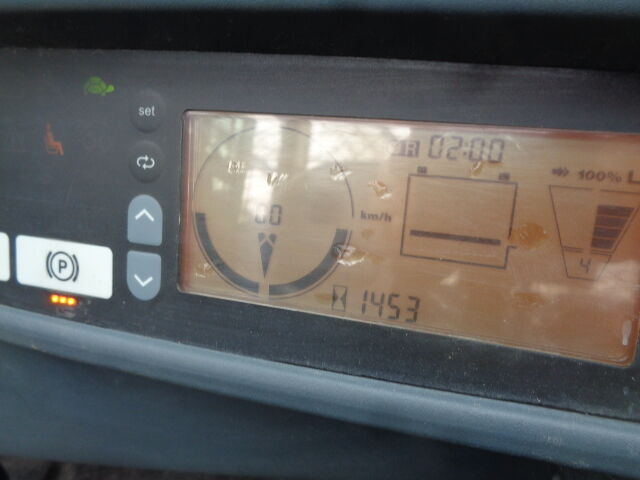 Jungheinrich EFG425 - Chariot élévateur: photos 5 Jungheinrich EFG425 - Chariot élévateur: photos 5