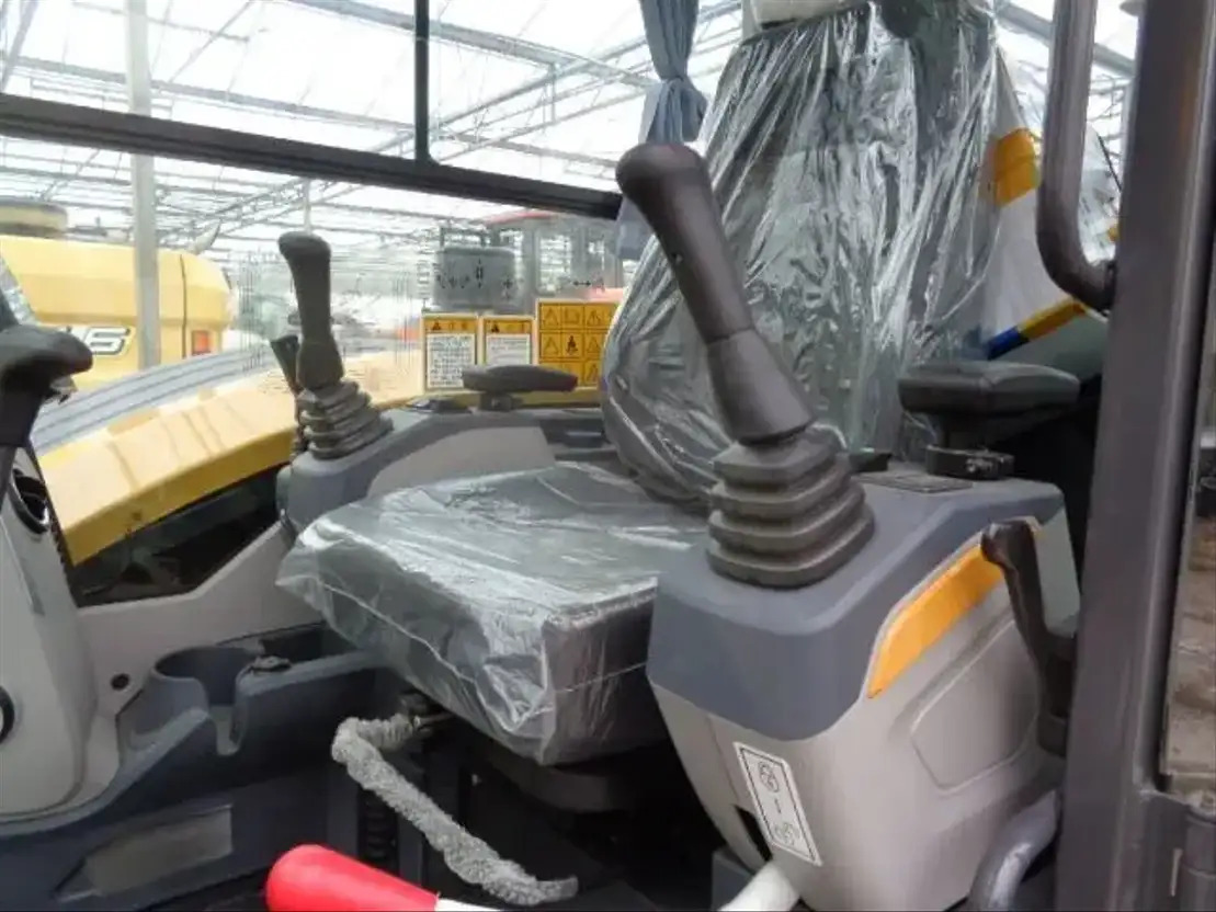 XCMG XE55GA - Pelle sur chenille: photos 5 XCMG XE55GA - Pelle sur chenille: photos 5