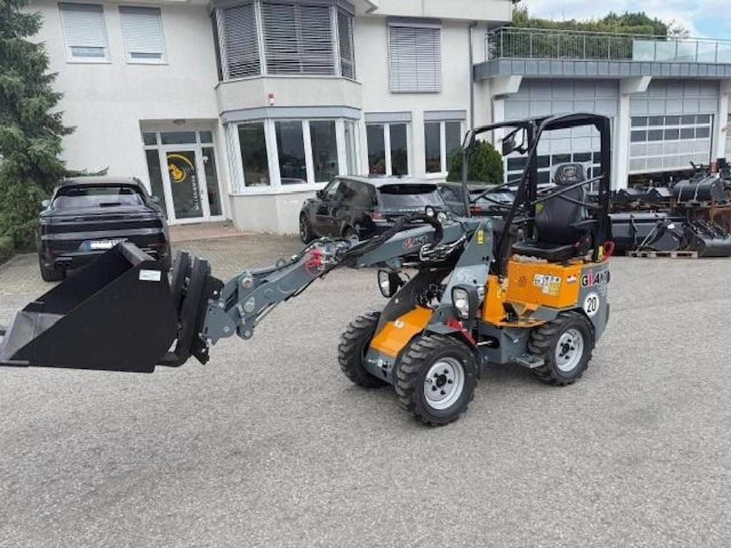 GiANT G1200 Tele  - Chargeuse sur pneus: photos 2 GiANT G1200 Tele  - Chargeuse sur pneus: photos 2