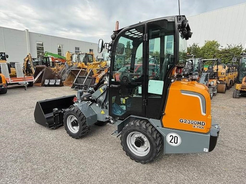 GiANT G2300 X-TRA HD  - Chargeuse sur pneus: photos 2 GiANT G2300 X-TRA HD  - Chargeuse sur pneus: photos 2