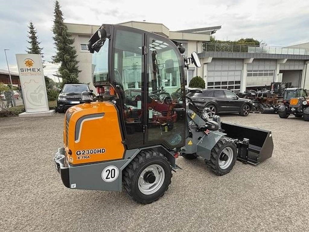 GiANT G2300 X-TRA HD  - Chargeuse sur pneus: photos 3 GiANT G2300 X-TRA HD  - Chargeuse sur pneus: photos 3