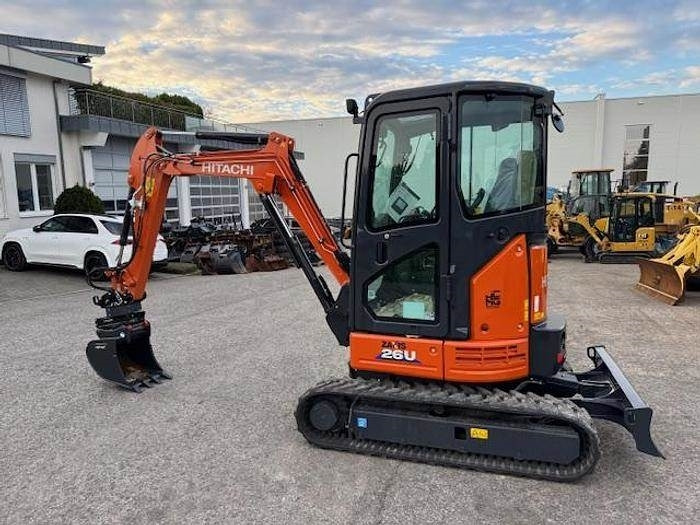Hitachi ZX26 U-6 - Mini pelle: photos 2 Hitachi ZX26 U-6 - Mini pelle: photos 2