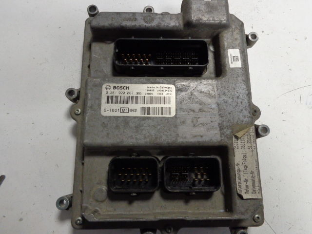Bosch ECU complete set with PTM and ignition with key - Bloc de gestion pour Camion: photos 2 Bosch ECU complete set with PTM and ignition with key - Bloc de gestion pour Camion: photos 2