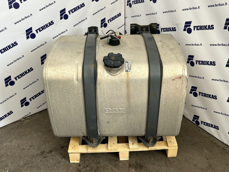 DAF 335L 620x675x860 - Réservoir de carburant pour Camion: photos 1 DAF 335L 620x675x860 - Réservoir de carburant pour Camion: photos 1
