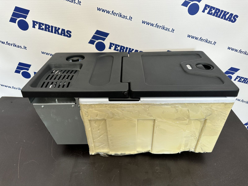 DAF Brand new fridge refrigerator XF105 / XF106 - Cabine et intérieur pour Camion: photos 3 DAF Brand new fridge refrigerator XF105 / XF106 - Cabine et intérieur pour Camion: photos 3