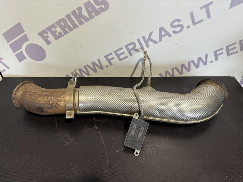 MAN exhaust pipe with NOX sensor - Tube d'echappement pour Camion: photos 1 MAN exhaust pipe with NOX sensor - Tube d'echappement pour Camion: photos 1