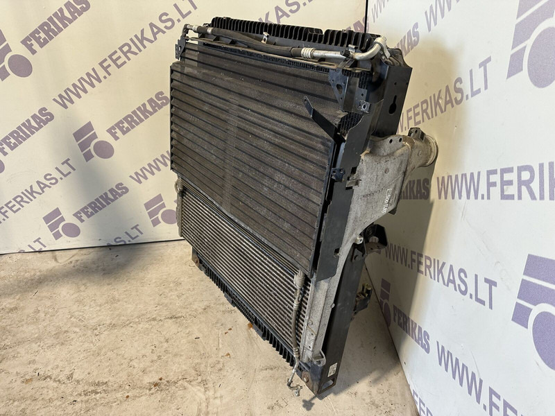 Mercedes-Benz Actros MP4 - Radiateur pour Camion: photos 5 Mercedes-Benz Actros MP4 - Radiateur pour Camion: photos 5