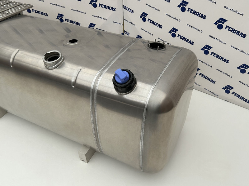 Mercedes-Benz Fuel tank 680L + 120L AdBlue - Réservoir de carburant pour Camion: photos 3 Mercedes-Benz Fuel tank 680L + 120L AdBlue - Réservoir de carburant pour Camion: photos 3