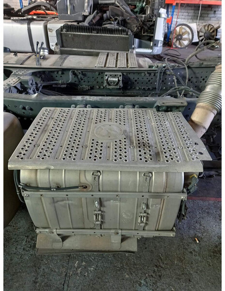 Mercedes-Benz exhaust gas catalyst - Catalyseur pour Camion: photos 1 Mercedes-Benz exhaust gas catalyst - Catalyseur pour Camion: photos 1