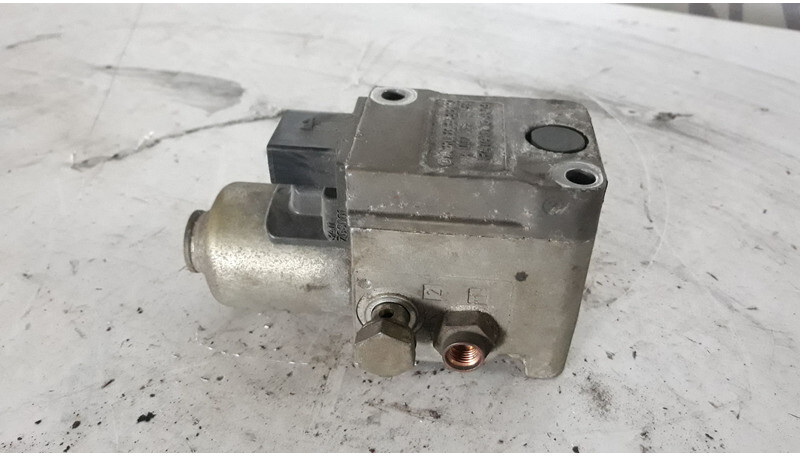 Mercedes-Benz pressure control valve - Moteur et pièces pour Camion: photos 3 Mercedes-Benz pressure control valve - Moteur et pièces pour Camion: photos 3