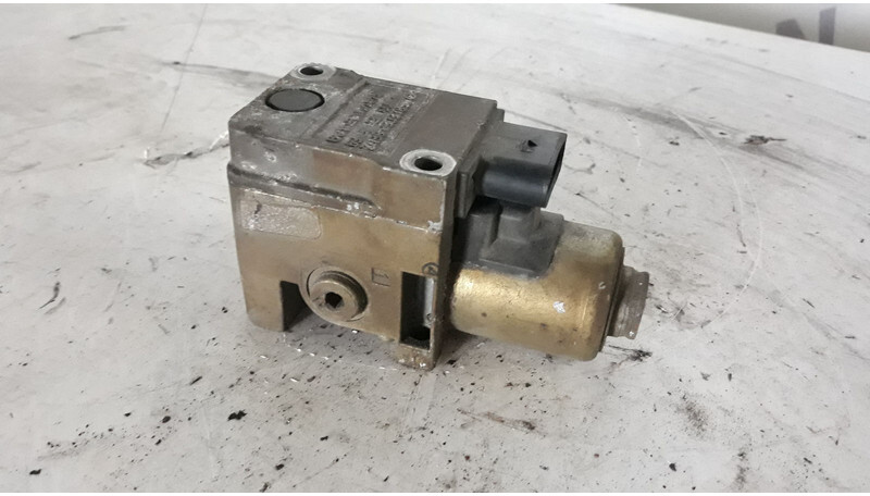 Mercedes-Benz pressure control valve - Moteur et pièces pour Camion: photos 1 Mercedes-Benz pressure control valve - Moteur et pièces pour Camion: photos 1