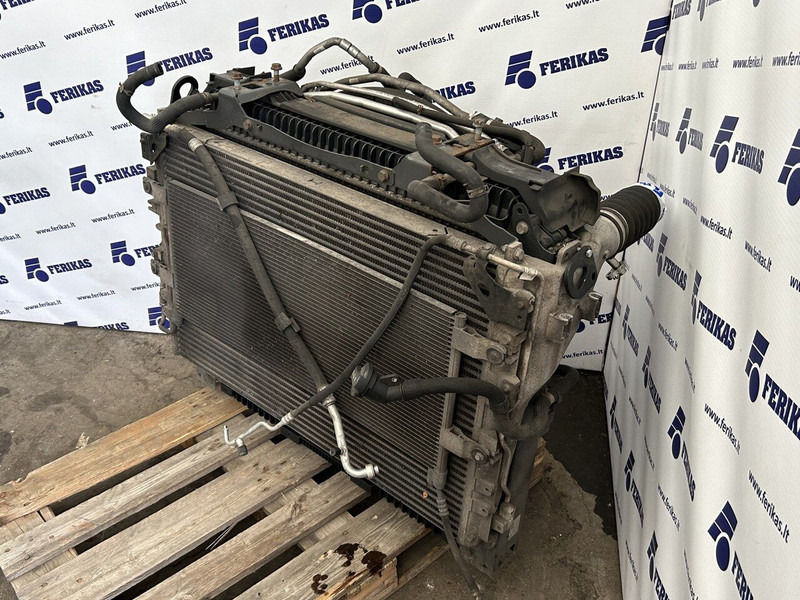Mercedes-Benz radiators set - Radiateur: photos 3 Mercedes-Benz radiators set - Radiateur: photos 3