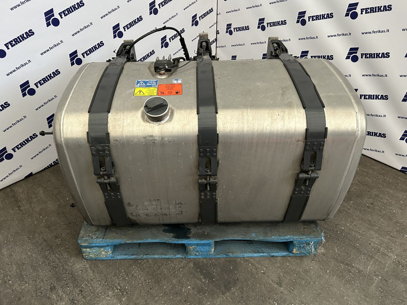 Scania 525L complete fuel tank with fuel optimiser brackets 700x725x124 - Réservoir de carburant pour Camion: photos 1 Scania 525L complete fuel tank with fuel optimiser brackets 700x725x124 - Réservoir de carburant pour Camion: photos 1