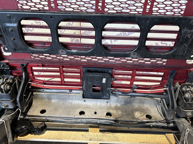 Pare-chocs pour Camion Volvo FH4: photos 9 Pare-chocs pour Camion Volvo FH4: photos 9