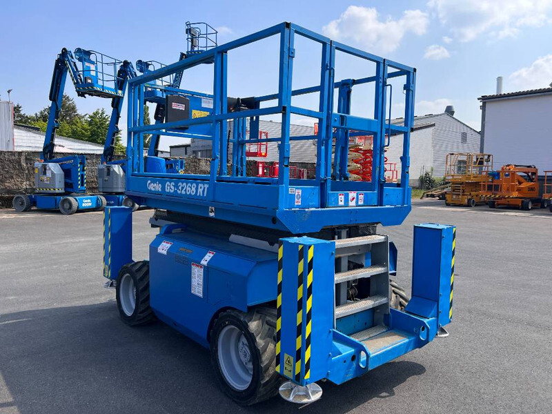 Genie GS3268 RT diesel 4x4 12m (1480) - Nacelle ciseaux: photos 5 Genie GS3268 RT diesel 4x4 12m (1480) - Nacelle ciseaux: photos 5