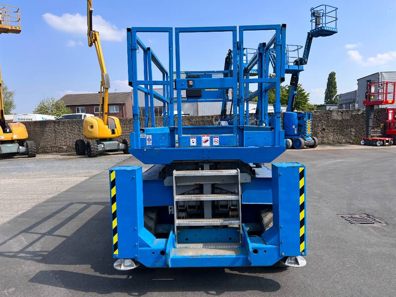 Genie GS3268 RT diesel 4x4 12m (1480) - Nacelle ciseaux: photos 4 Genie GS3268 RT diesel 4x4 12m (1480) - Nacelle ciseaux: photos 4