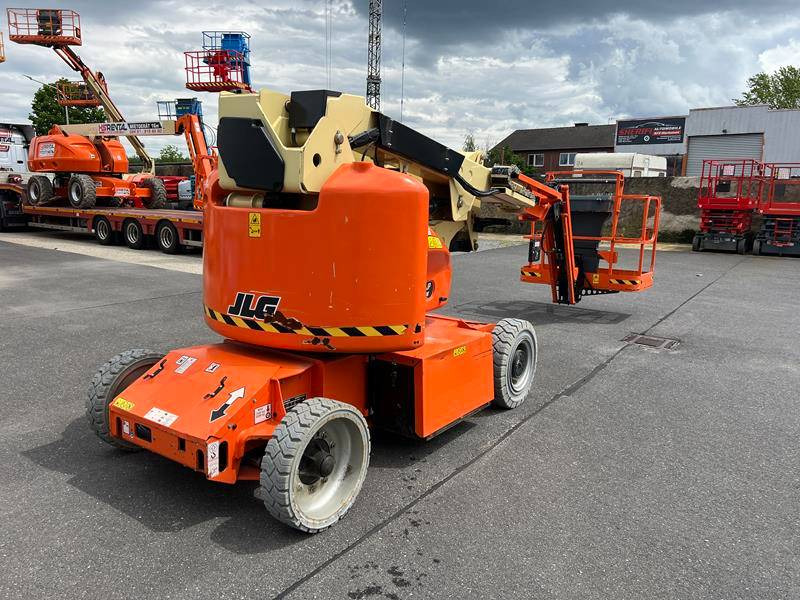 JLG E400AJPN elektro 14m (1779) - Nacelle articulée: photos 3 JLG E400AJPN elektro 14m (1779) - Nacelle articulée: photos 3