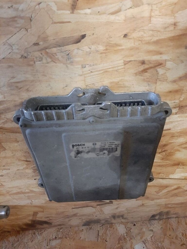 Bosch 0 281 010 013 - Bloc de gestion pour Bus: photos 2 Bosch 0 281 010 013 - Bloc de gestion pour Bus: photos 2