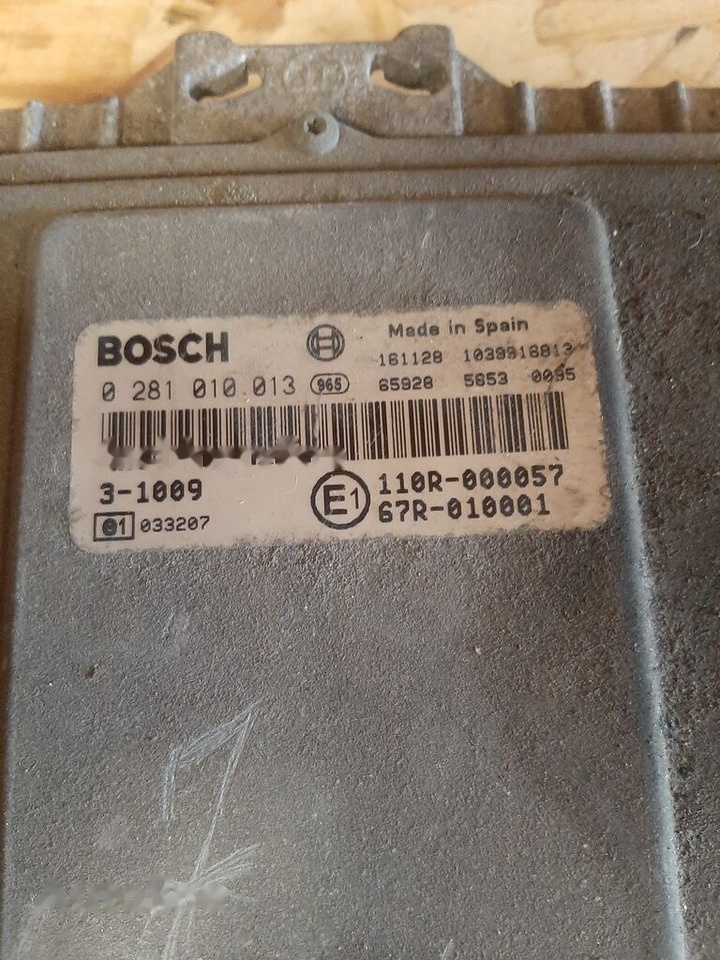 Bosch 0 281 010 013 - Bloc de gestion pour Bus: photos 1 Bosch 0 281 010 013 - Bloc de gestion pour Bus: photos 1