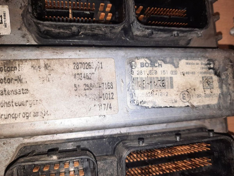 MAN BOSCH 0281001521. 0261200173 \ 020600009 - Bloc de gestion: photos 4 MAN BOSCH 0281001521. 0261200173 \ 020600009 - Bloc de gestion: photos 4