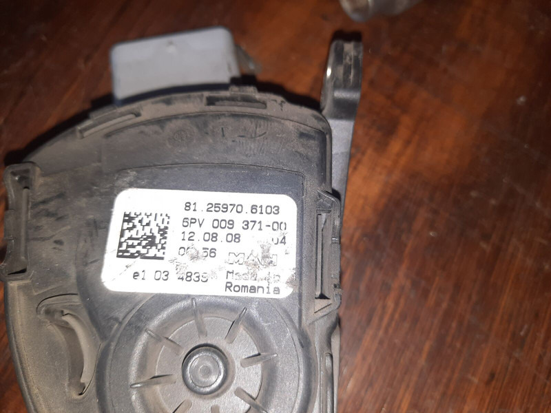 MAN - Pédale: photos 3 MAN - Pédale: photos 3