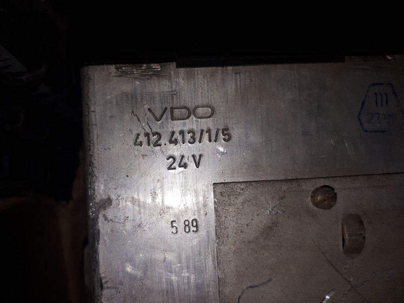MAN VDO A2C53044389 . 81.25805.7038 .412.413.1.2. - Bloc de gestion: photos 4 MAN VDO A2C53044389 . 81.25805.7038 .412.413.1.2. - Bloc de gestion: photos 4
