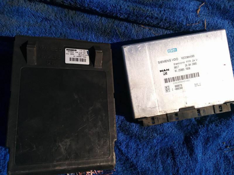 MAN WABCO ECU ZBR2 / 81.25806.7096. - Bloc de gestion: photos 5 MAN WABCO ECU ZBR2 / 81.25806.7096. - Bloc de gestion: photos 5