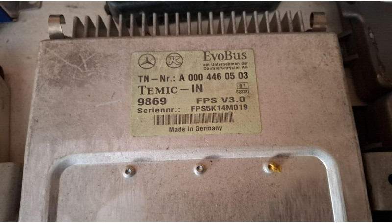 Mercedes-Benz - Bloc de gestion: photos 3 Mercedes-Benz - Bloc de gestion: photos 3