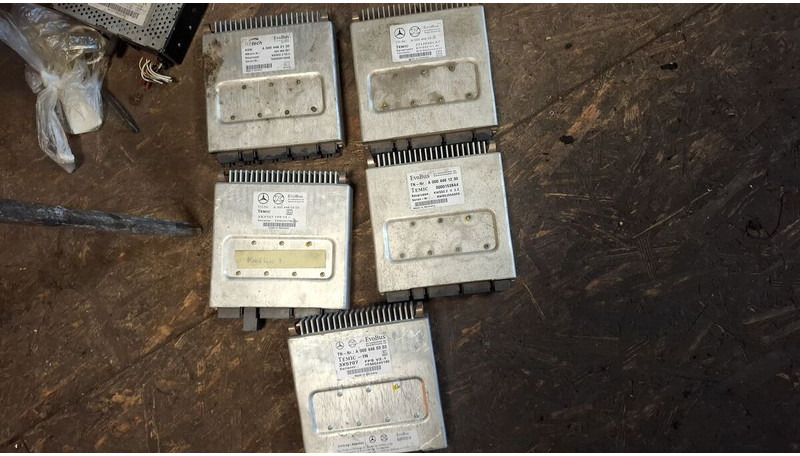 Mercedes-Benz - Bloc de gestion: photos 1 Mercedes-Benz - Bloc de gestion: photos 1