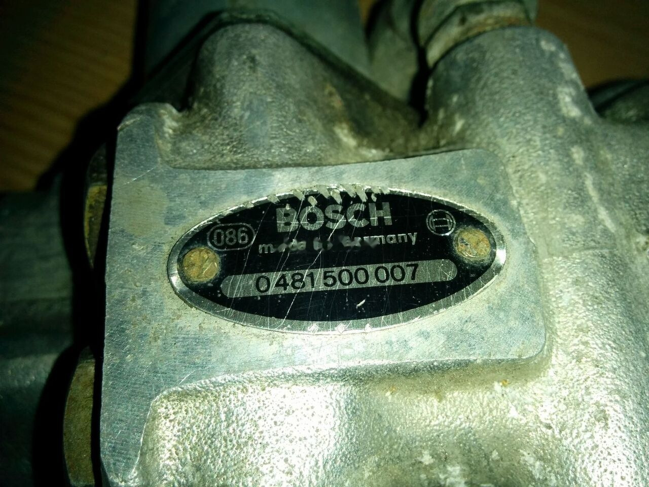 Mercedes-Benz zakrytiya dveri BOSCH 0481500007 Mercedes-Benz Volvo. Scania - Valve de frein pour Bus: photos 4 Mercedes-Benz zakrytiya dveri BOSCH 0481500007 Mercedes-Benz Volvo. Scania - Valve de frein pour Bus: photos 4