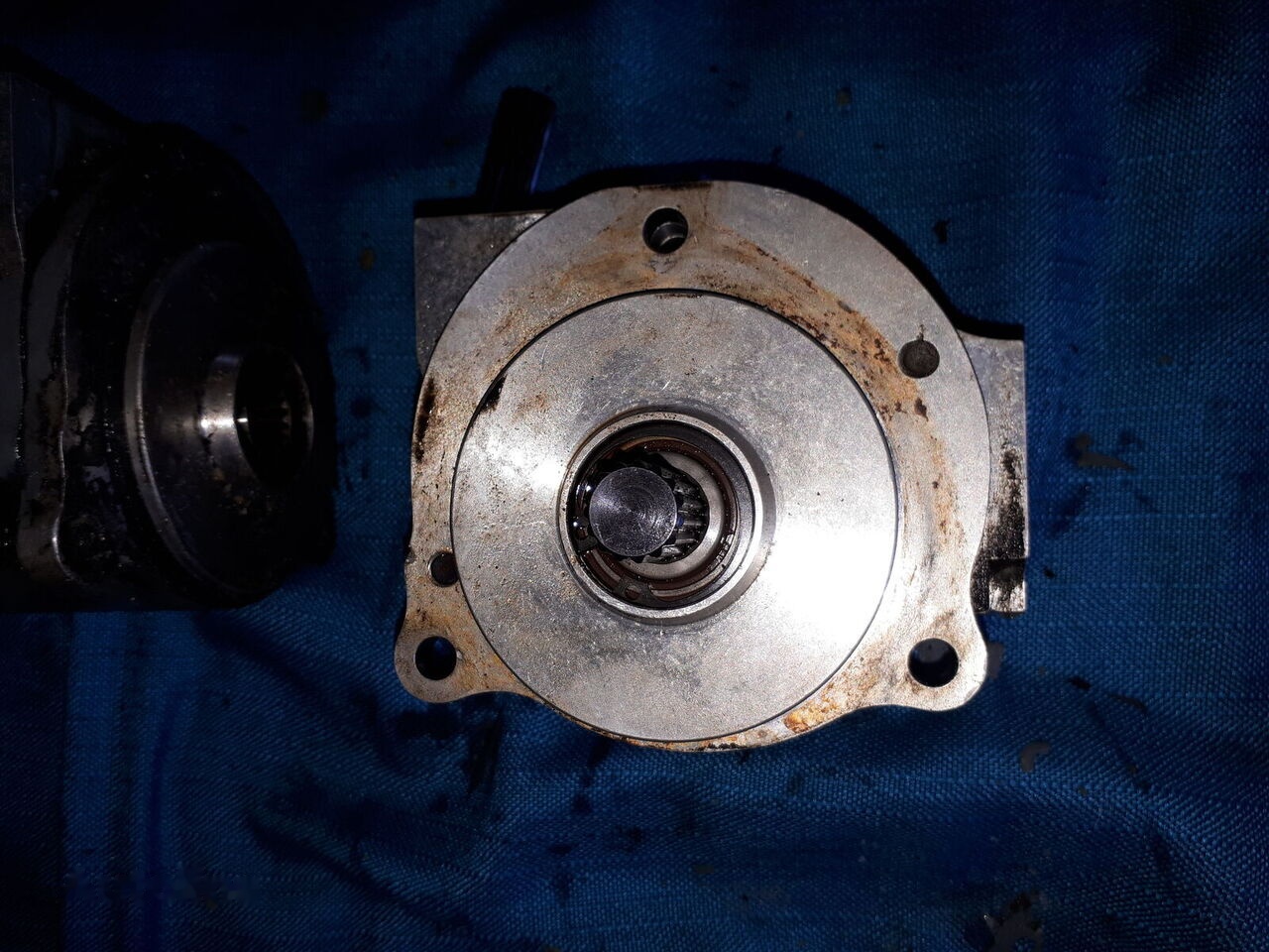 Rexroth ROTATION BPV-20\.30-24VDC 3792123. Rexroht/ Scania. Volvo. - Moteur hydraulique pour Bus: photos 2 Rexroth ROTATION BPV-20\.30-24VDC 3792123. Rexroht/ Scania. Volvo. - Moteur hydraulique pour Bus: photos 2