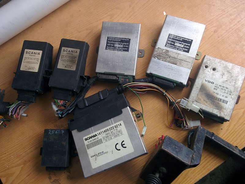 Scania 0485472. 458460 . 0881801800 - Bloc de gestion: photos 3 Scania 0485472. 458460 . 0881801800 - Bloc de gestion: photos 3
