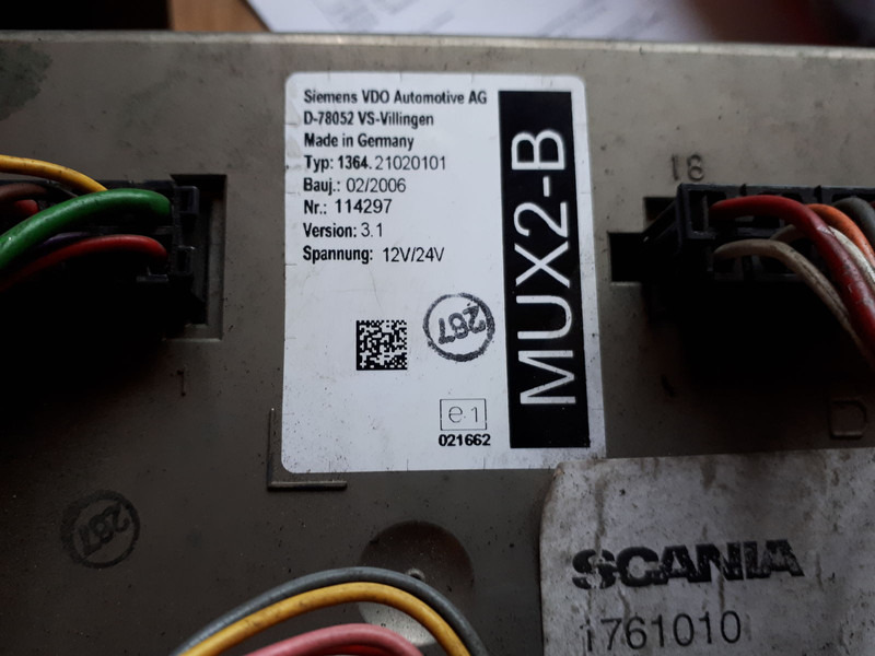 Scania MUX2-B MUX2-M.MUX2-B+/ ZR2-BS/ ZR2-BD - Bloc de gestion: photos 3 Scania MUX2-B MUX2-M.MUX2-B+/ ZR2-BS/ ZR2-BD - Bloc de gestion: photos 3