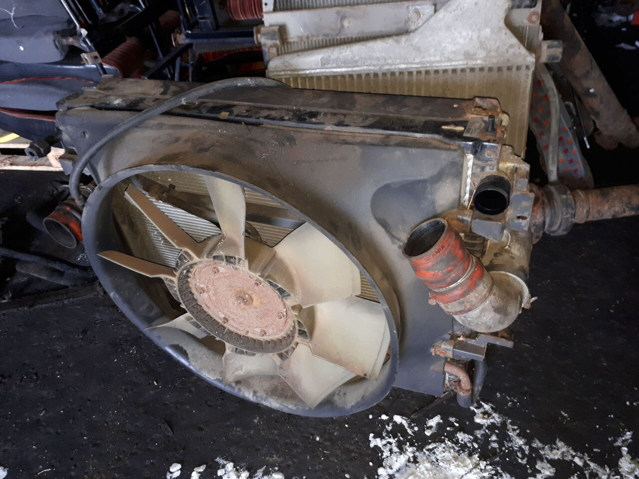 Scania man U Scania VEST/ 124 truck - Radiateur pour Camion: photos 3 Scania man U Scania VEST/ 124 truck - Radiateur pour Camion: photos 3