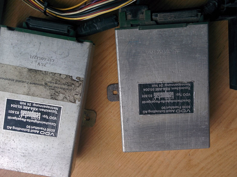 VDO 412.409/007/001 412.405/2/1 412.412/002/001 - Bloc de gestion: photos 1 VDO 412.409/007/001 412.405/2/1 412.412/002/001 - Bloc de gestion: photos 1