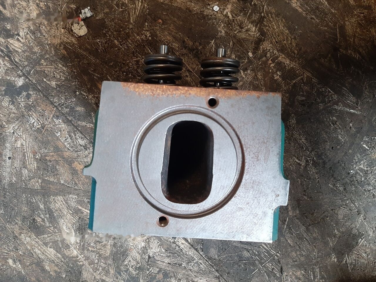 Volvo 8113069 Volvo - Culasse pour Bus: photos 4 Volvo 8113069 Volvo - Culasse pour Bus: photos 4