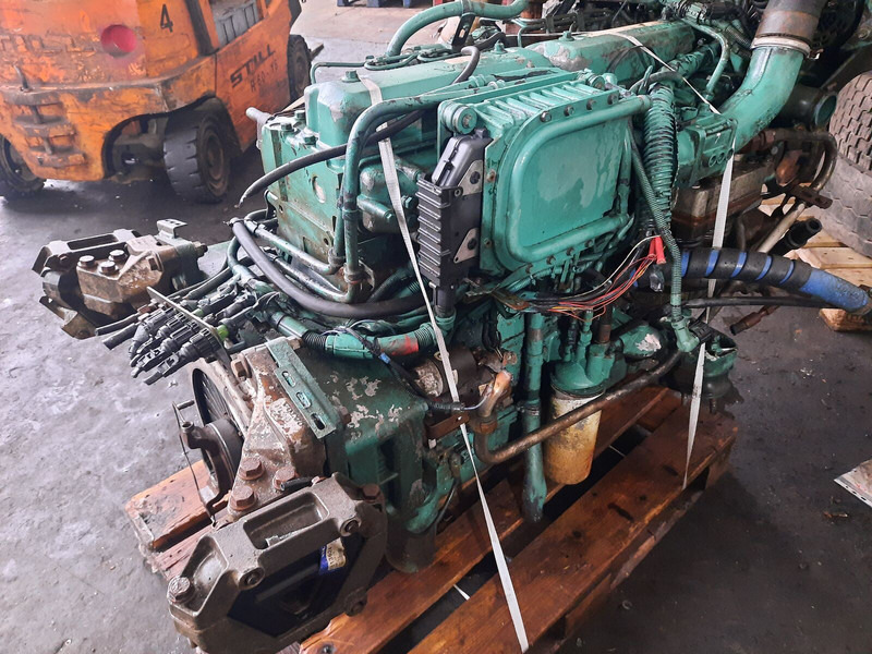 Volvo D7C-310 EC99 - Moteur: photos 2 Volvo D7C-310 EC99 - Moteur: photos 2